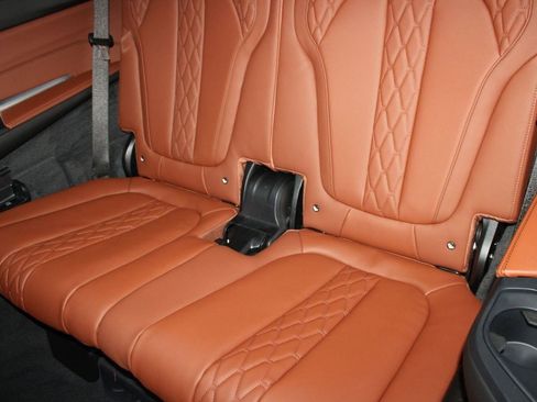 New 2026 BMW X7 M60i image 31