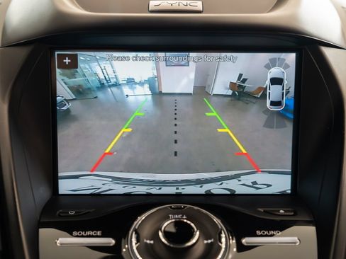 Used 2017 Ford Escape Titanium w/ Equipment Group 301A AWD/4WD image 13