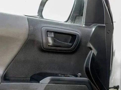 Used 2022 Toyota Tacoma SR image 34