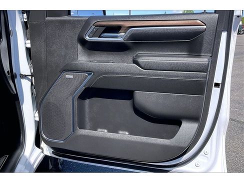 Used 2024 Chevrolet Silverado 1500 LT Trail Boss w/ LT Trail Boss Premium Package AWD/4WD image 26
