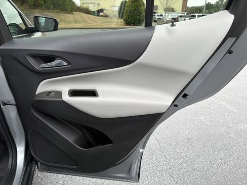 Used 2023 Chevrolet Equinox LS w/ LS Convenience Package image 16