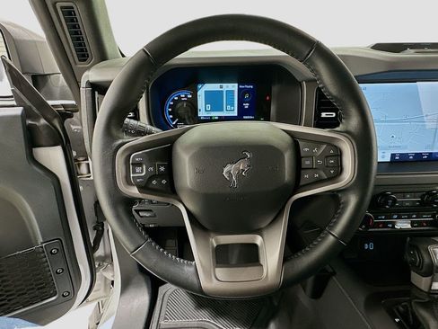 Used 2024 Ford Bronco Black Diamond w/ Sasquatch Package image 11