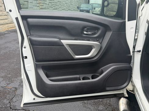 Used 2017 Nissan Titan SV RWD image 26