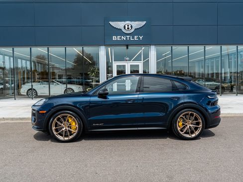 Used 2024 Porsche Cayenne Turbo GT image 5