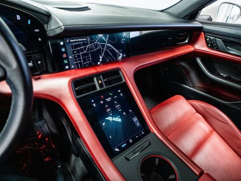 Used 2021 Porsche Taycan 4S image 41