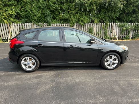 Used 2014 Ford Focus SE FWD image 2