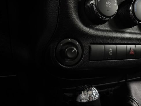 Used 2015 Jeep Wrangler Sport w/ Quick Order Package 23S image 28