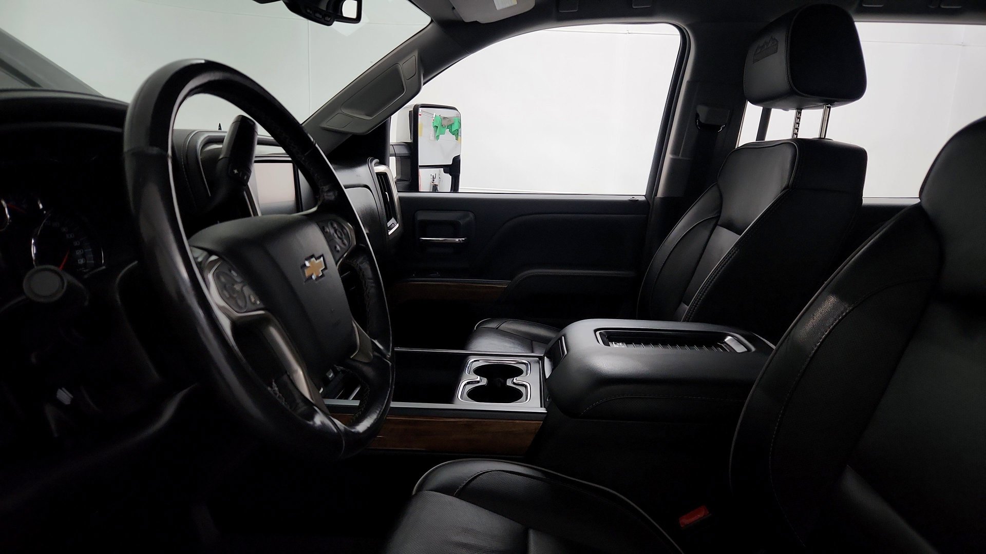 Used 2018 Chevrolet Silverado 1500 High Country AWD/4WD image 17