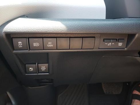 Used 2026 Toyota Sienna XSE FWD image 20