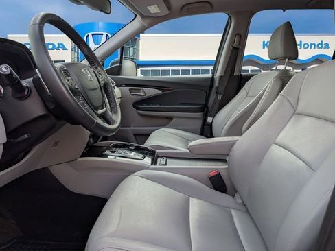 Used 2018 Honda Pilot Touring image 18