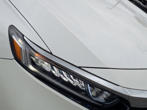 Used 2018 Honda Accord Hybrid image 10