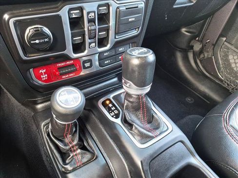 Used 2018 Jeep Wrangler Unlimited Rubicon AWD/4WD image 11