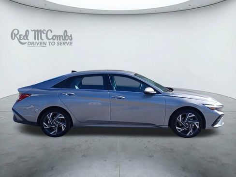New 2025 Hyundai Elantra Limited FWD image 6