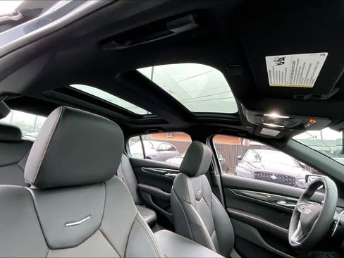 Used 2025 Cadillac CT5 V w/ LPO, ONYX Package image 25