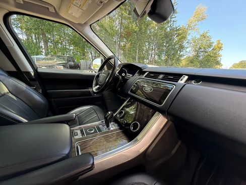 Used 2018 Land Rover Range Rover Sport HSE image 34