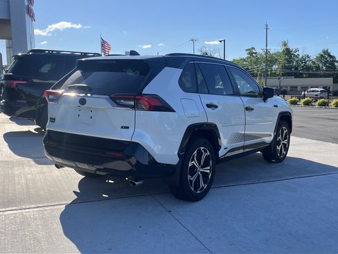 Used 2022 Toyota RAV4 XSE w/ Premium Package AWD/4WD image 3