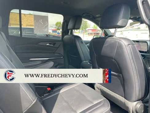 Used 2025 Chevrolet Traverse LT FWD image 40