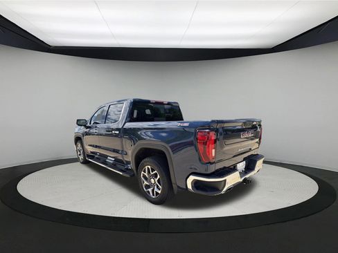 Used 2023 GMC Sierra 1500 SLT w/ SLT Premium Plus Package AWD/4WD image 5