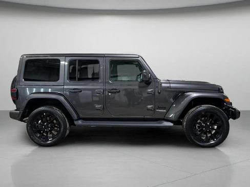 Used 2021 Jeep Wrangler Unlimited Sahara AWD/4WD image 2