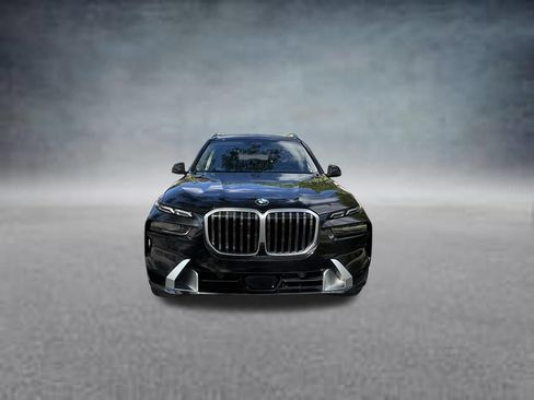 Used 2025 BMW X7 xDrive40i AWD/4WD image 2