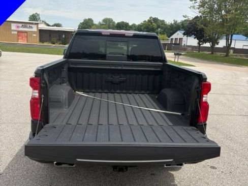 Used 2025 Chevrolet Silverado 1500 RST AWD/4WD image 7