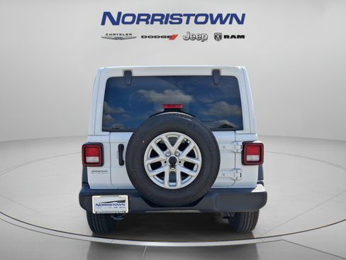 Certified 2023 Jeep Wrangler Unlimited Sport w/ Sun And Sound Package AWD/4WD image 5