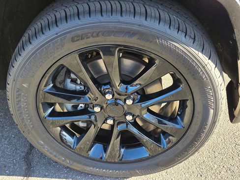 Used 2021 Jeep Grand Cherokee Laredo X RWD image 9