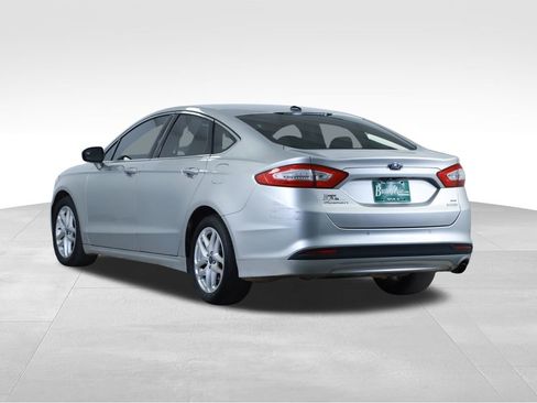 Used 2014 Ford Fusion SE w/ Equipment Group 202A image 10