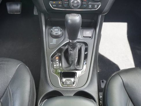 Used 2021 Jeep Cherokee Limited AWD/4WD image 22