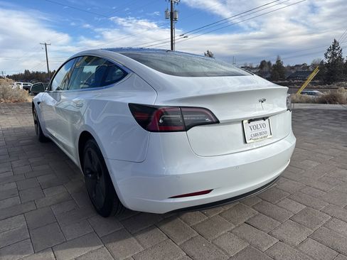 Used 2018 Tesla Model 3 Long Range image 4