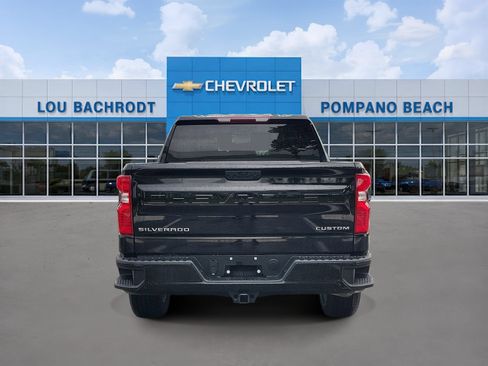 Used 2022 Chevrolet Silverado 1500 Custom RWD image 4
