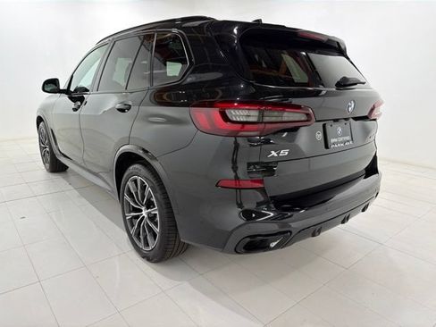 Used 2022 BMW X5 xDrive40i w/ M Sport Package AWD/4WD image 3