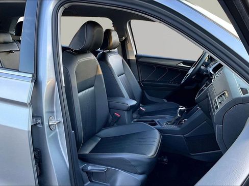 Used 2024 Volkswagen Tiguan SE FWD image 20