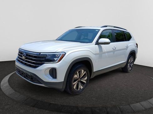 Certified 2026 Volkswagen Atlas SE FWD image 3