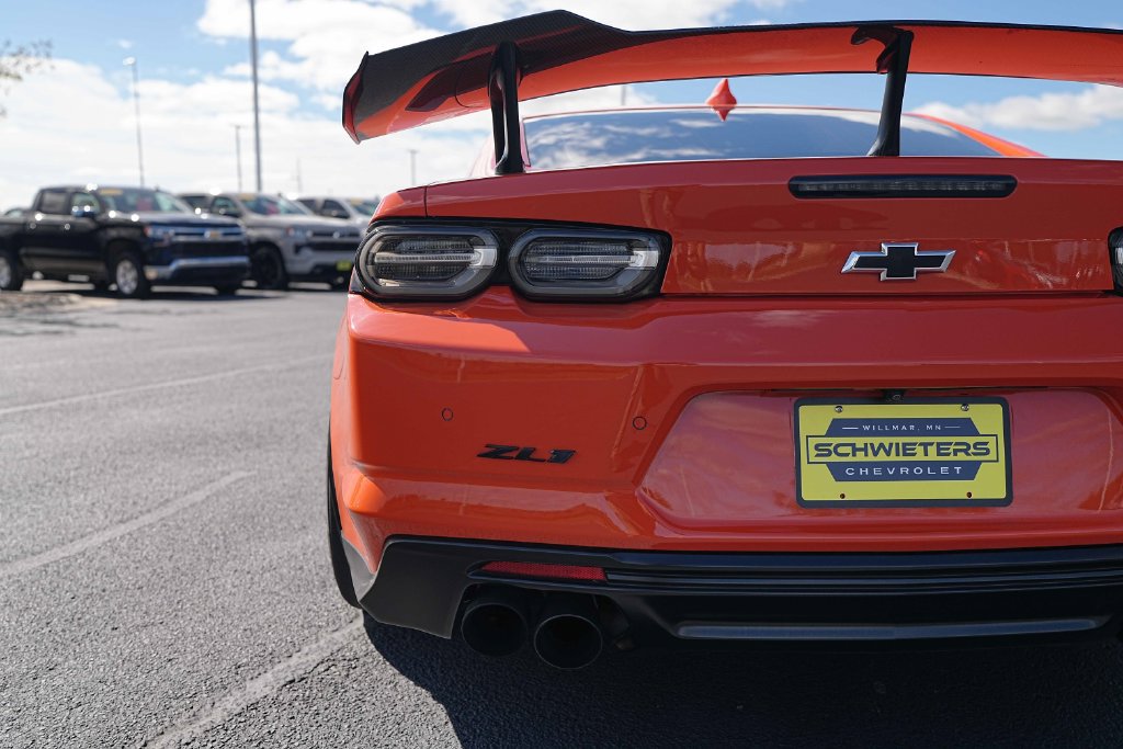 Used 2019 Chevrolet Camaro ZL1 RWD image 11