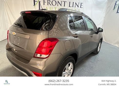 Used 2022 Chevrolet Trax LT w/ LT Convenience Package image 7