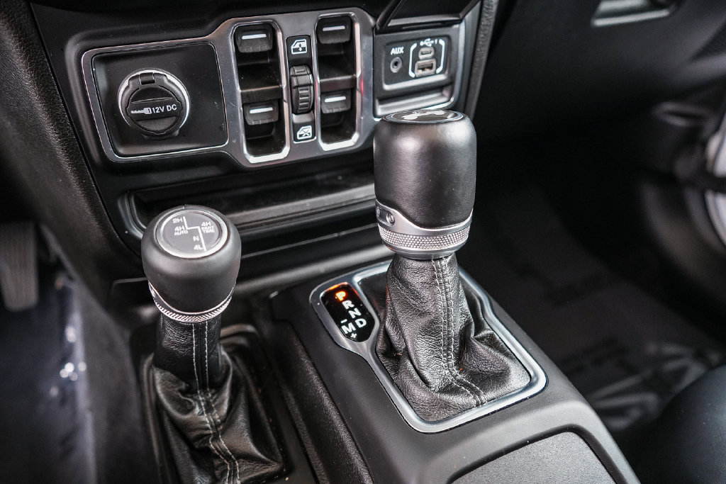 Used 2024 Jeep Wrangler High Altitude AWD/4WD image 17