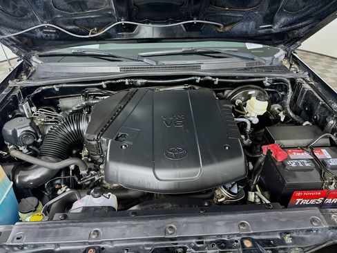Used 2015 Toyota Tacoma PreRunner w/ SR5 Package RWD image 27