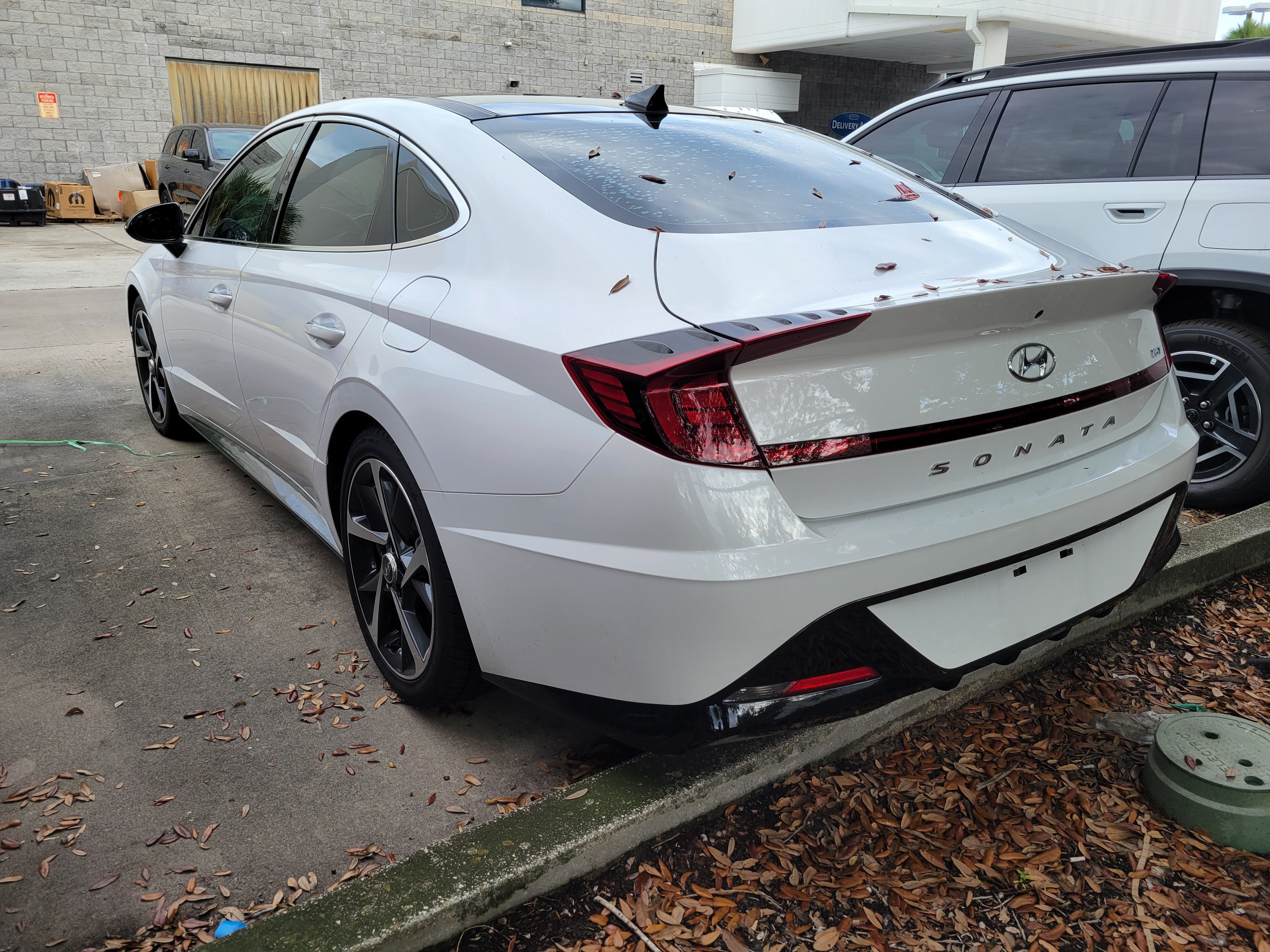 Used 2023 Hyundai Sonata SEL Plus w/ Preferred Accessory Package FWD image 2