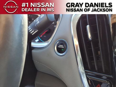 Used 2019 Chevrolet Traverse Premier w/ Driver Confidence II Package image 16