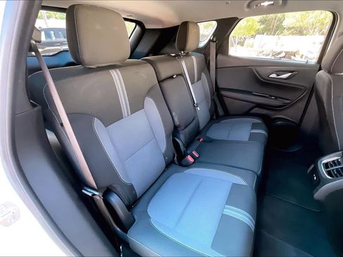 Used 2024 Chevrolet Blazer LT w/ Convenience Package FWD image 18