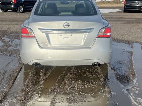 Used 2015 Nissan Altima 2.5 SL w/ Moonroof Package image 2