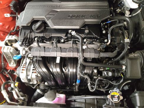 Used 2025 Hyundai Elantra SEL FWD image 30