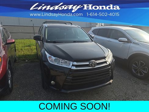 Used 2019 Toyota Highlander XLE AWD/4WD image 3