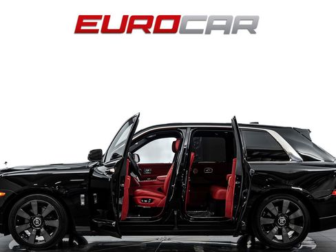 Used 2023 Rolls-Royce Cullinan w/ Cullinan Package AWD/4WD image 3
