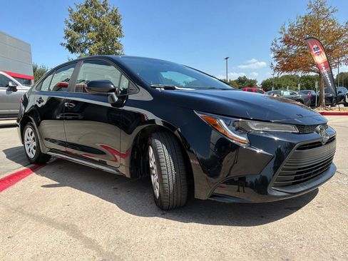 Used 2026 Toyota Corolla LE FWD image 4