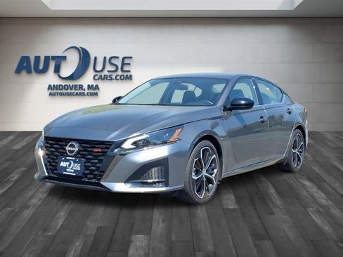 Used 2023 Nissan Altima 2.5 SR FWD image 1