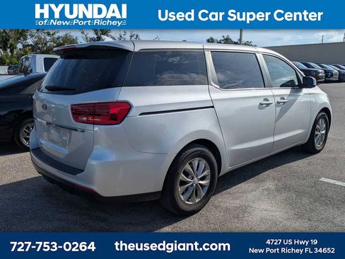 Used 2020 Kia Sedona L FWD image 2