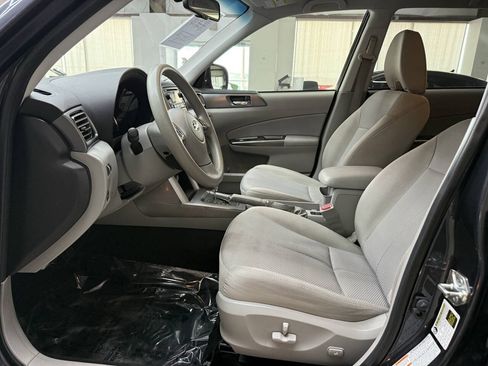 Used 2012 Subaru Forester 2.5X Premium w/ All-Weather Pkg AWD/4WD image 11