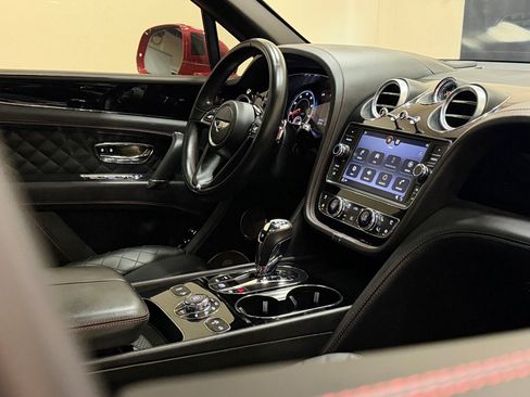 Used 2017 Bentley Bentayga AWD/4WD image 13